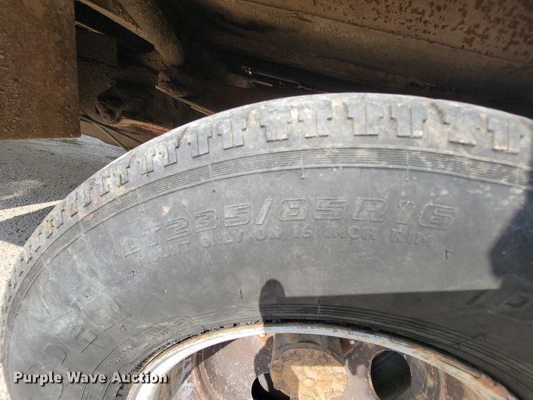 image for item KD9445 1993 Ford F350  bucket truck