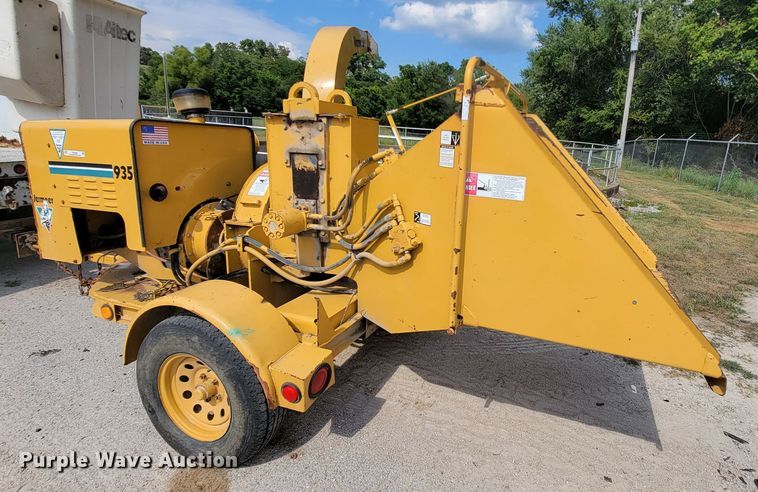image for item KD9446 1996 Vermeer BC935  wood chipper