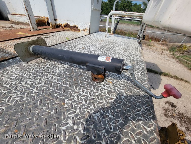 image for item KD9446 1996 Vermeer BC935  wood chipper