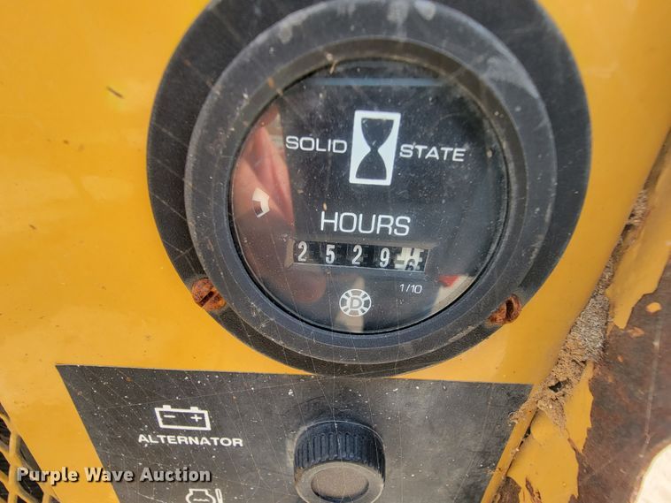 image for item KD9446 1996 Vermeer BC935  wood chipper