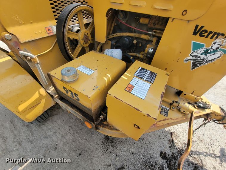 image for item KD9446 1996 Vermeer BC935  wood chipper