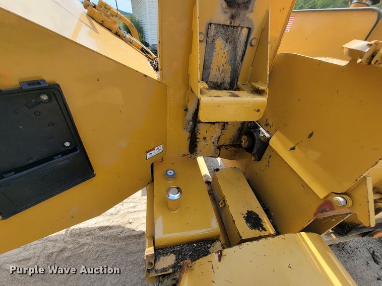 image for item KD9446 1996 Vermeer BC935  wood chipper