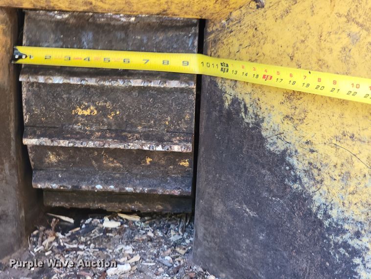 image for item KD9446 1996 Vermeer BC935  wood chipper