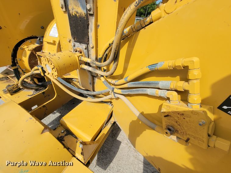 image for item KD9446 1996 Vermeer BC935  wood chipper