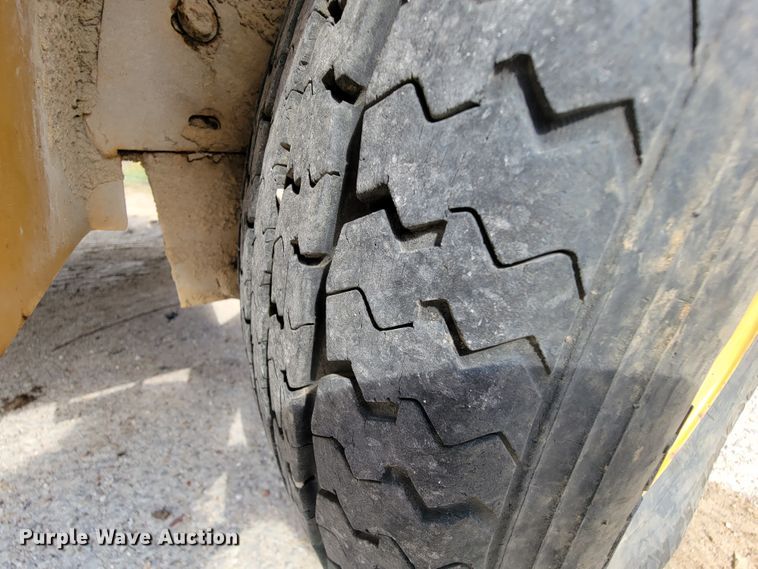 image for item KD9446 1996 Vermeer BC935  wood chipper