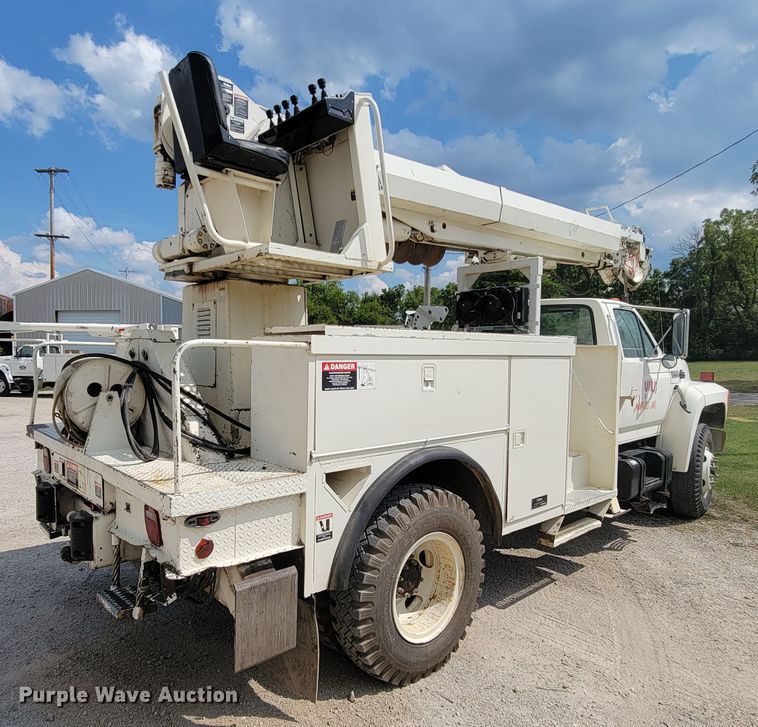 image for item KD9447 1993 Ford F800  digger derrick truck