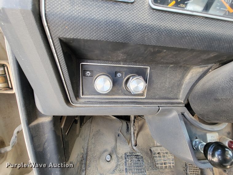 image for item KD9447 1993 Ford F800  digger derrick truck