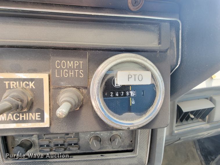 image for item KD9447 1993 Ford F800  digger derrick truck