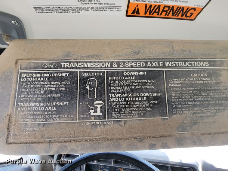 image for item KD9447 1993 Ford F800  digger derrick truck