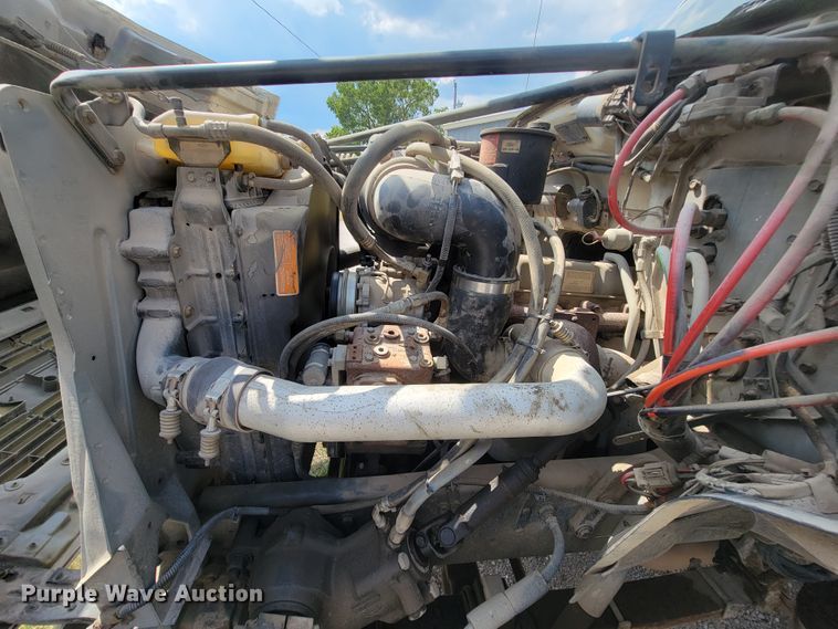 image for item KD9447 1993 Ford F800  digger derrick truck