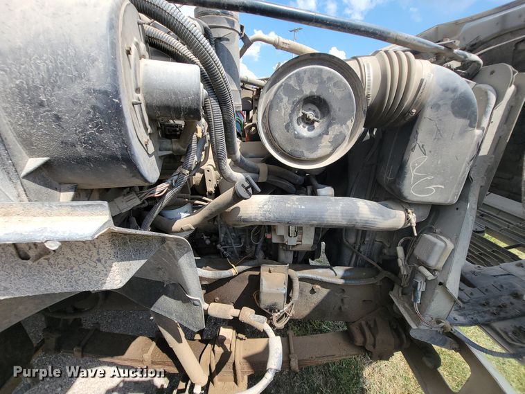 image for item KD9447 1993 Ford F800  digger derrick truck