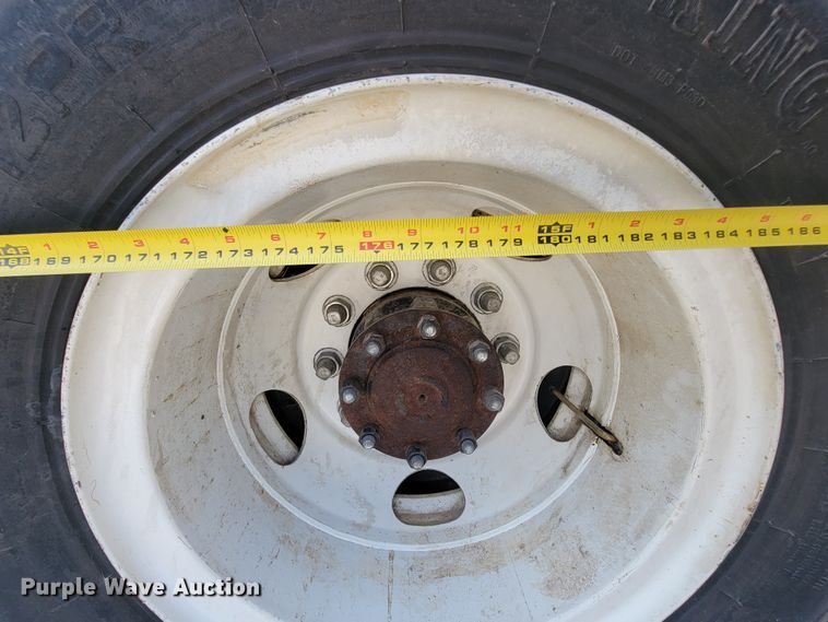 image for item KD9447 1993 Ford F800  digger derrick truck