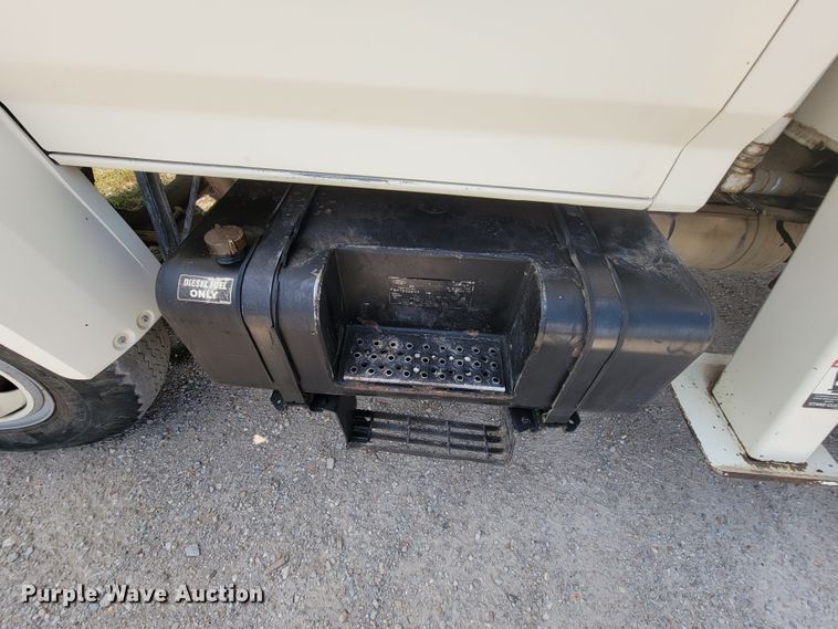 image for item KD9447 1993 Ford F800  digger derrick truck