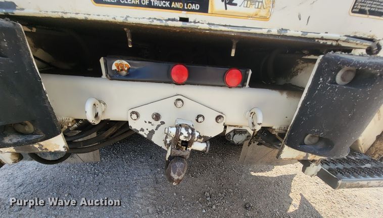 image for item KD9447 1993 Ford F800  digger derrick truck