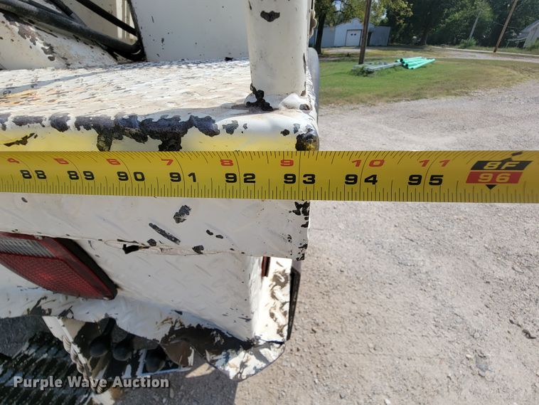 image for item KD9447 1993 Ford F800  digger derrick truck