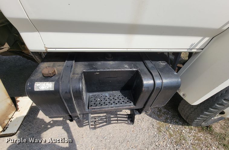 image for item KD9447 1993 Ford F800  digger derrick truck