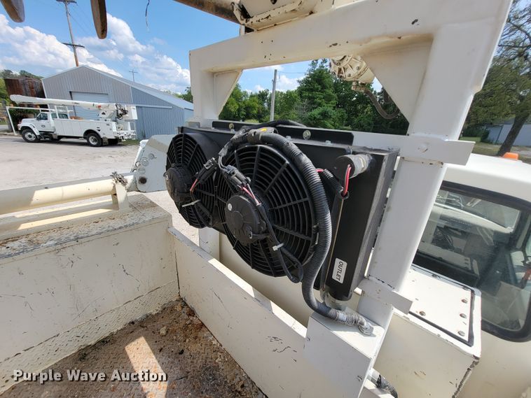 image for item KD9447 1993 Ford F800  digger derrick truck