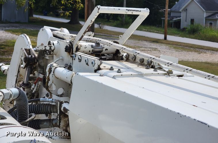 image for item KD9447 1993 Ford F800  digger derrick truck