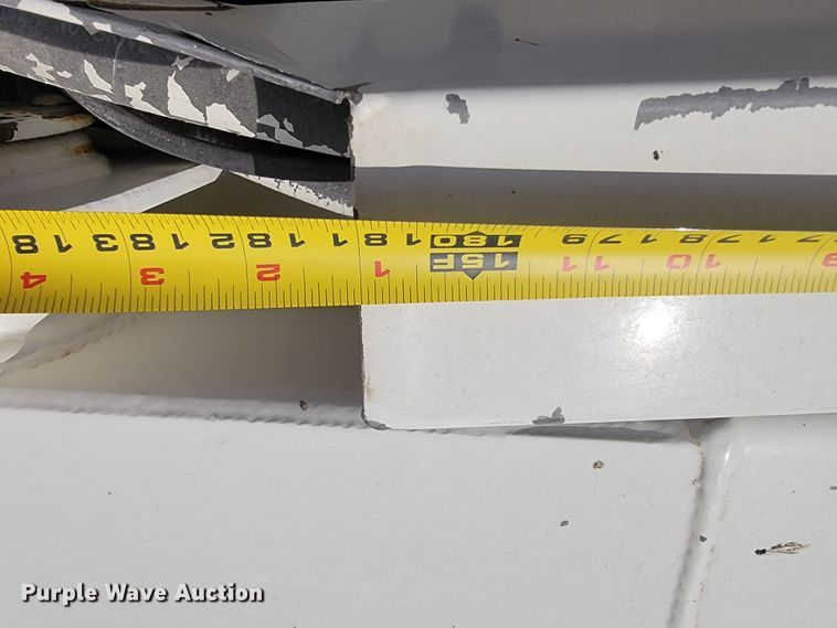 image for item KD9447 1993 Ford F800  digger derrick truck