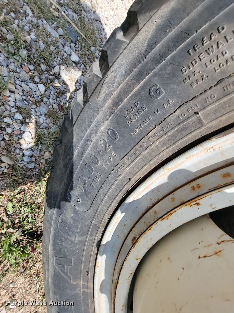 image for item KD9447 1993 Ford F800  digger derrick truck