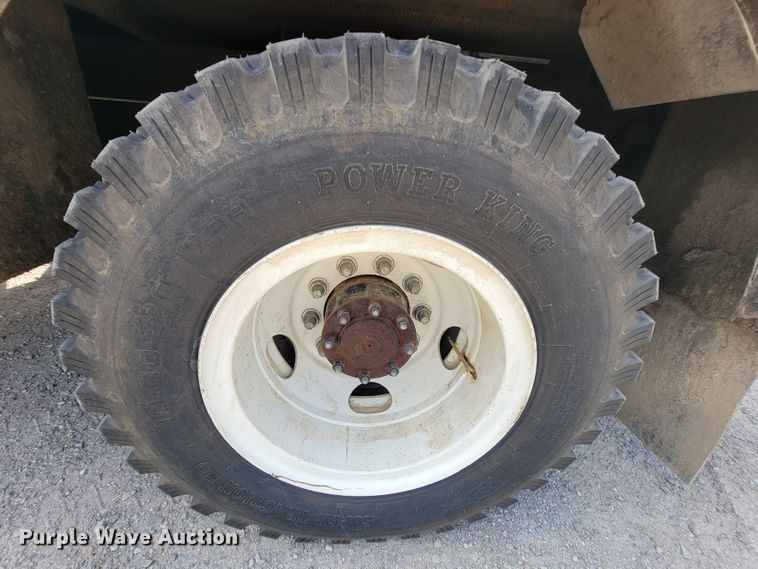 image for item KD9447 1993 Ford F800  digger derrick truck