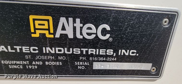 image for item KD9447 1993 Ford F800  digger derrick truck