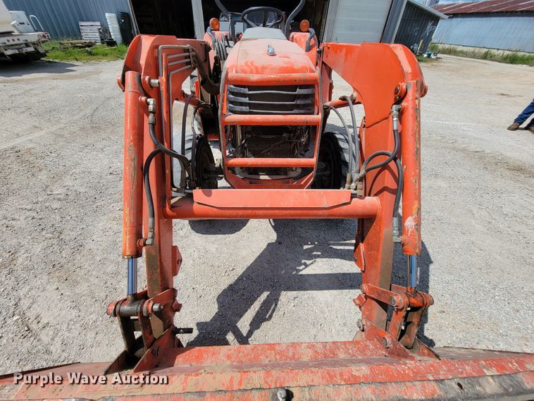 image for item KD9477 Kubota L3830D  tractor