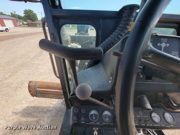 image for item KD9481 1982 John Deere 570A  motor grader