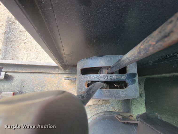 image for item KD9481 1982 John Deere 570A  motor grader