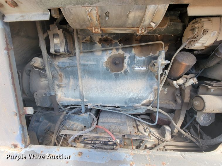 image for item KD9481 1982 John Deere 570A  motor grader