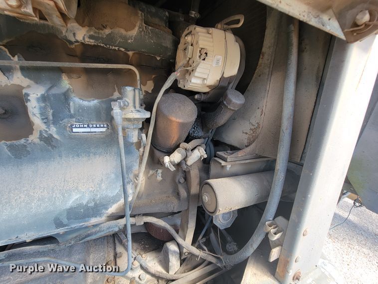 image for item KD9481 1982 John Deere 570A  motor grader