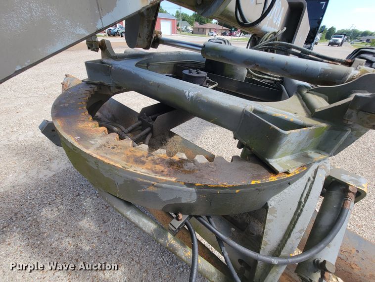 image for item KD9481 1982 John Deere 570A  motor grader