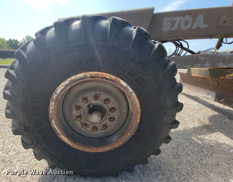 image for item KD9481 1982 John Deere 570A  motor grader