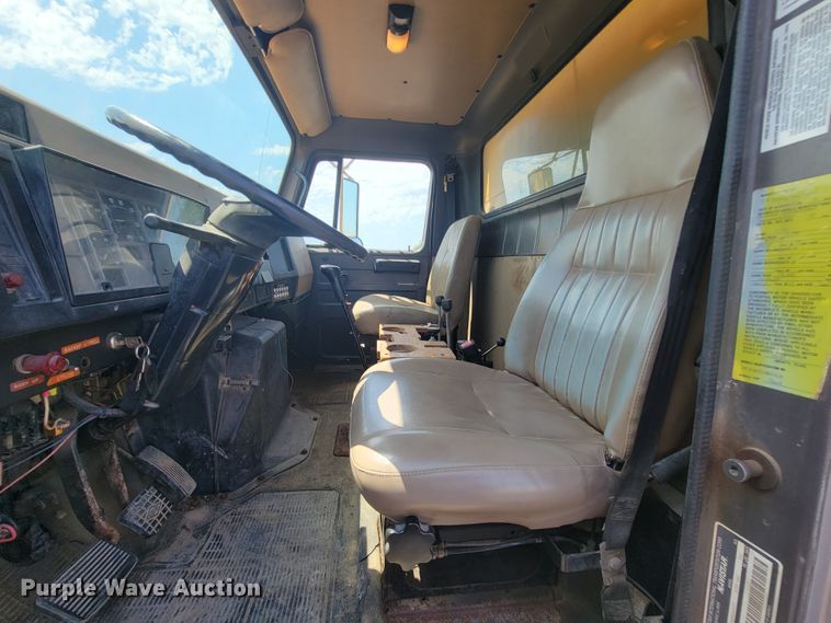 image for item KD9489 1995 International 4700  dump truck