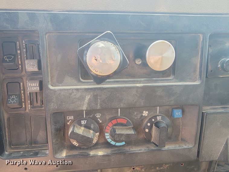 image for item KD9489 1995 International 4700  dump truck