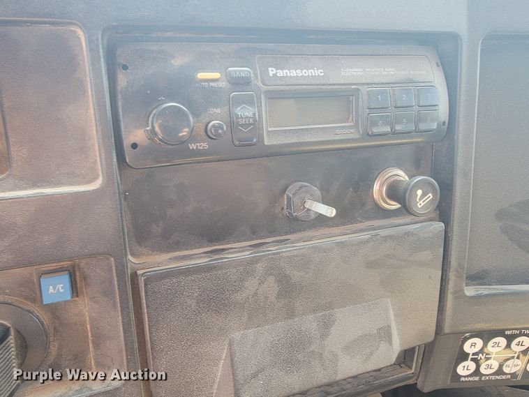 image for item KD9489 1995 International 4700  dump truck