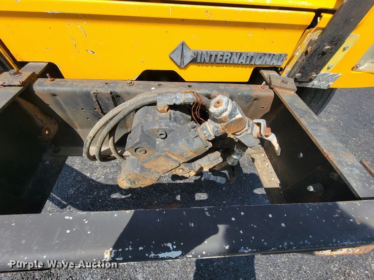 image for item KD9489 1995 International 4700  dump truck