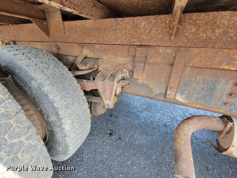 image for item KD9489 1995 International 4700  dump truck
