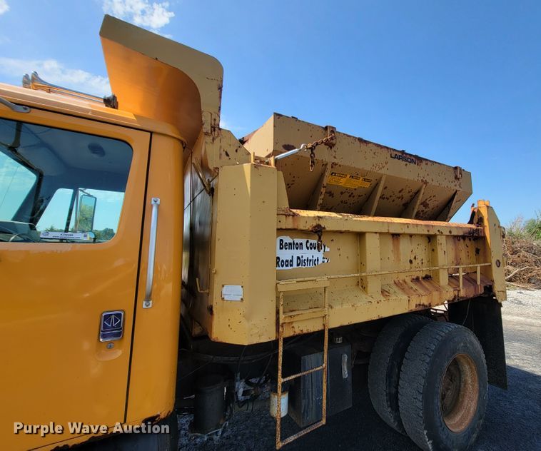 image for item KD9489 1995 International 4700  dump truck