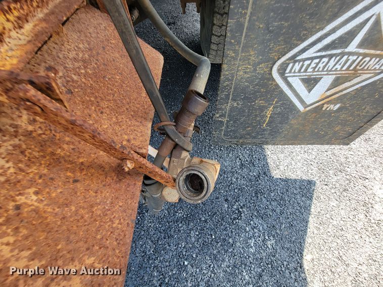 image for item KD9489 1995 International 4700  dump truck