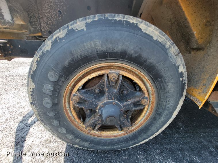 image for item KD9489 1995 International 4700  dump truck