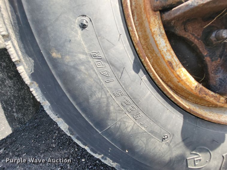 image for item KD9489 1995 International 4700  dump truck