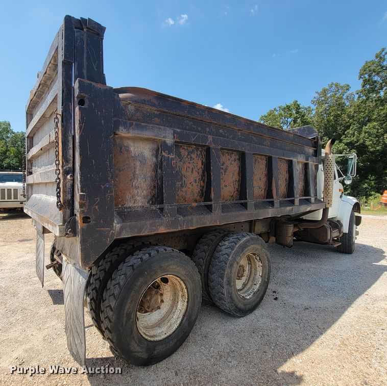 image for item KD9490 1996 International 4900  dump truck