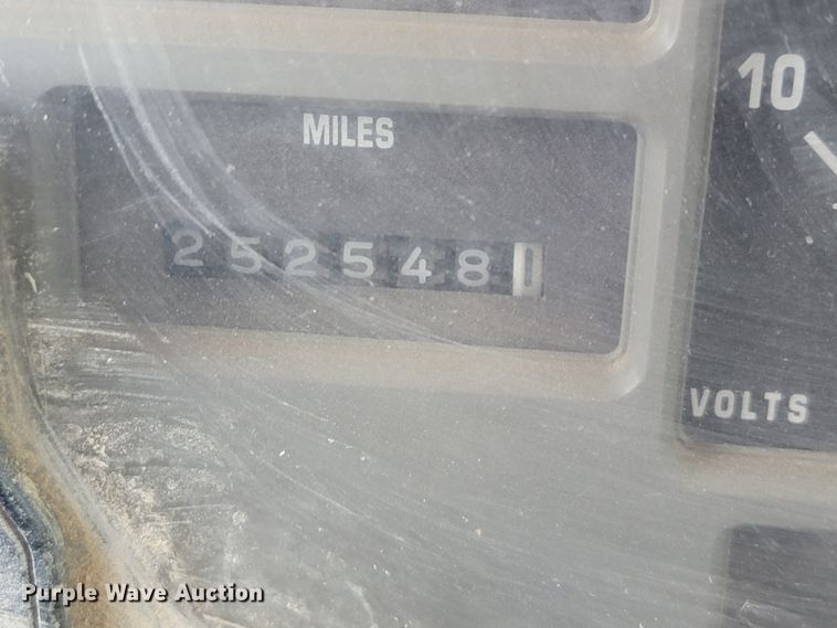 image for item KD9490 1996 International 4900  dump truck