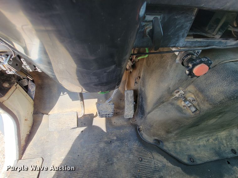 image for item KD9490 1996 International 4900  dump truck