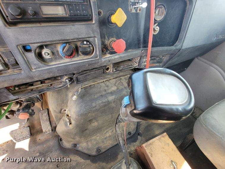 image for item KD9490 1996 International 4900  dump truck