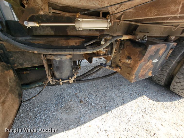 image for item KD9490 1996 International 4900  dump truck