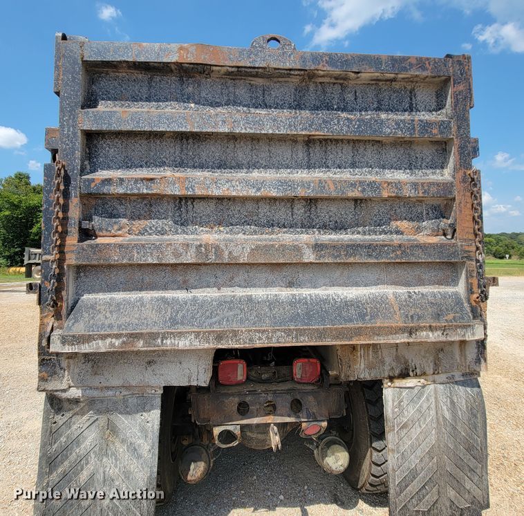 image for item KD9490 1996 International 4900  dump truck