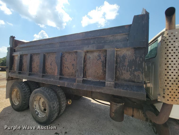 image for item KD9490 1996 International 4900  dump truck