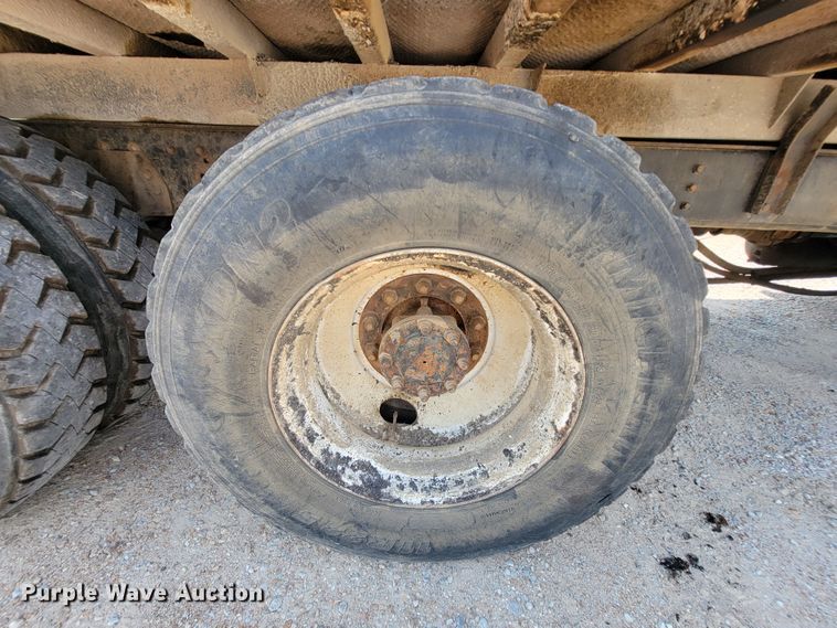 image for item KD9490 1996 International 4900  dump truck